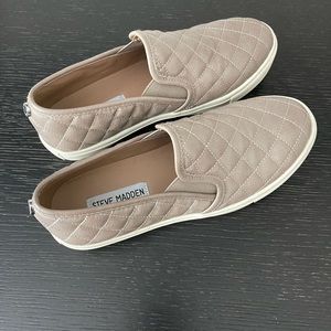 Steve Madden taupe slip on shoes